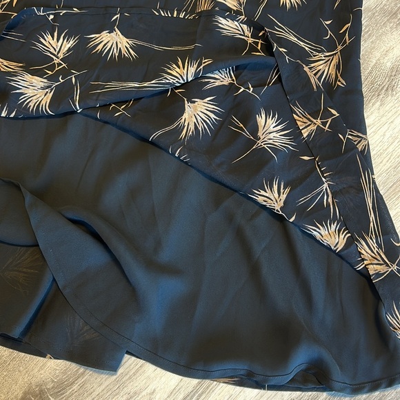 Vintage Ann Taylor Black & Tan Abstract Botanical Flowy High Waist Maxi Skirt - Picture 7 of 7